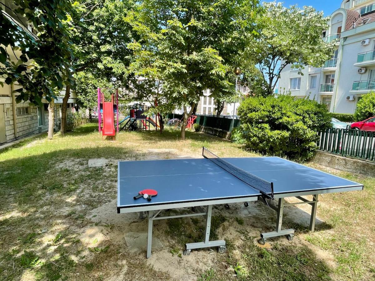 Amadina Garden Hotel Lozenets Bagian luar foto