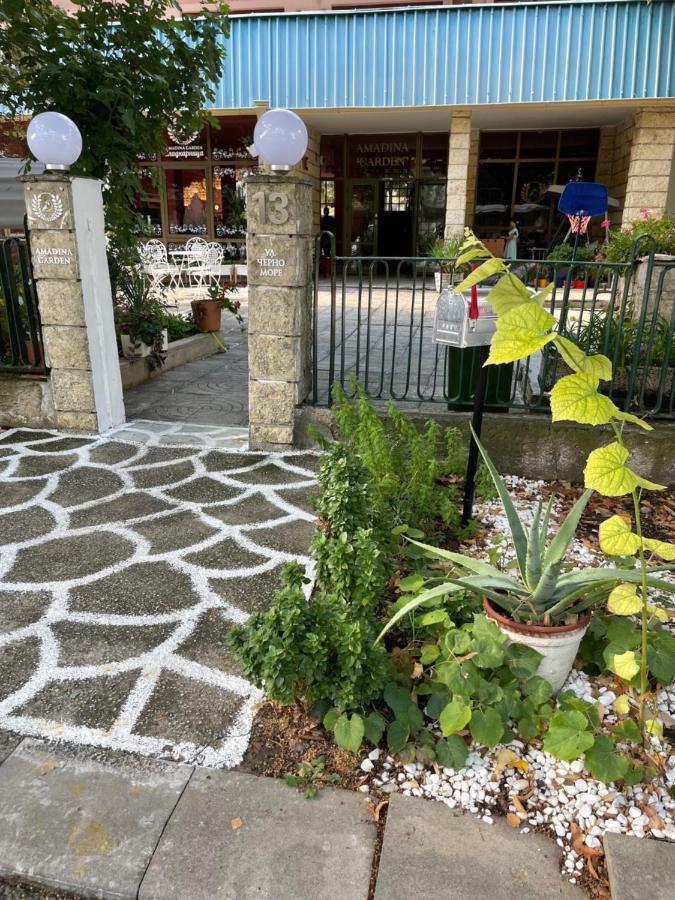 Amadina Garden Hotel Lozenets Bagian luar foto