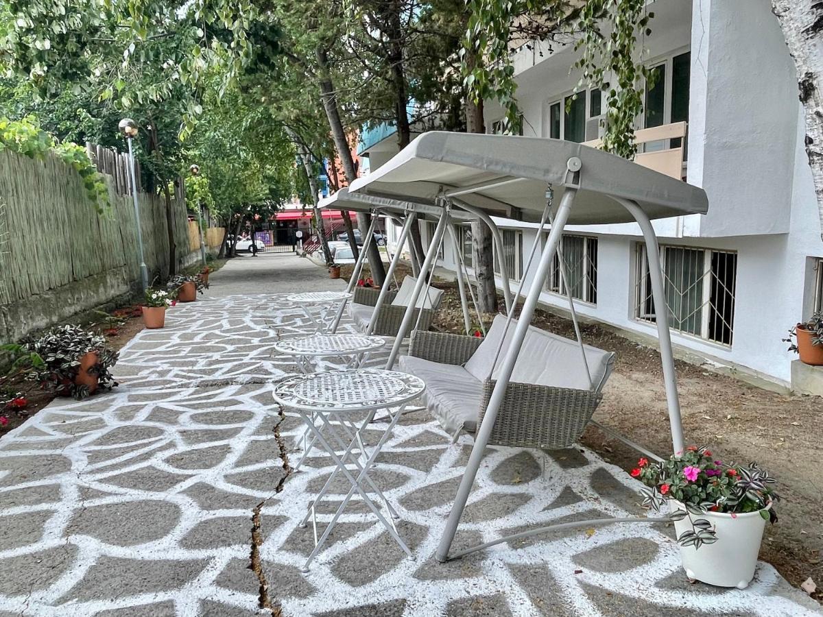 Amadina Garden Hotel Lozenets Bagian luar foto