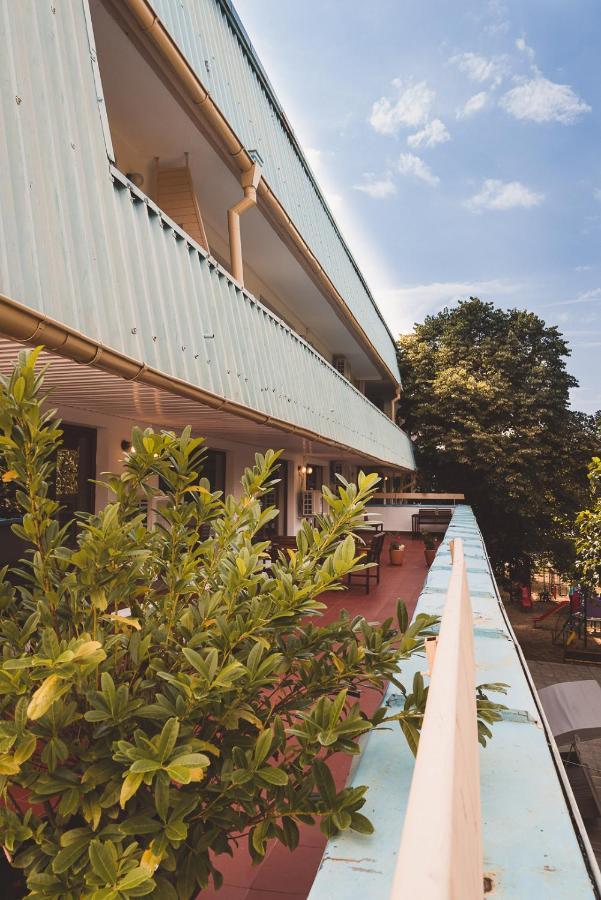 Amadina Garden Hotel Lozenets Bagian luar foto