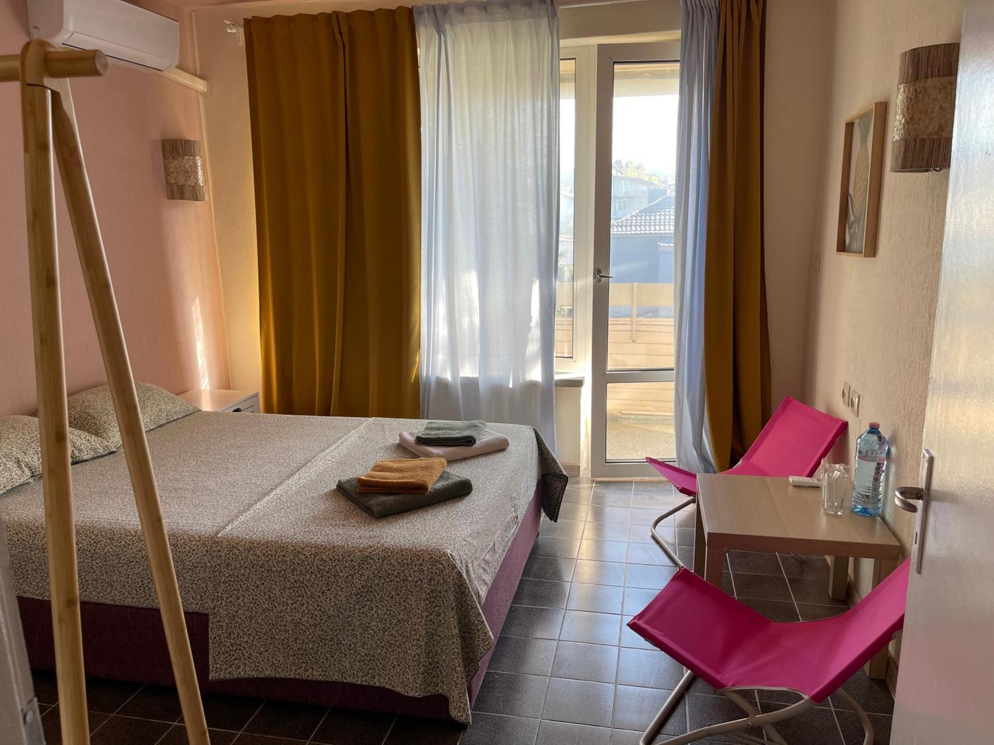 Amadina Garden Hotel Lozenets Bagian luar foto