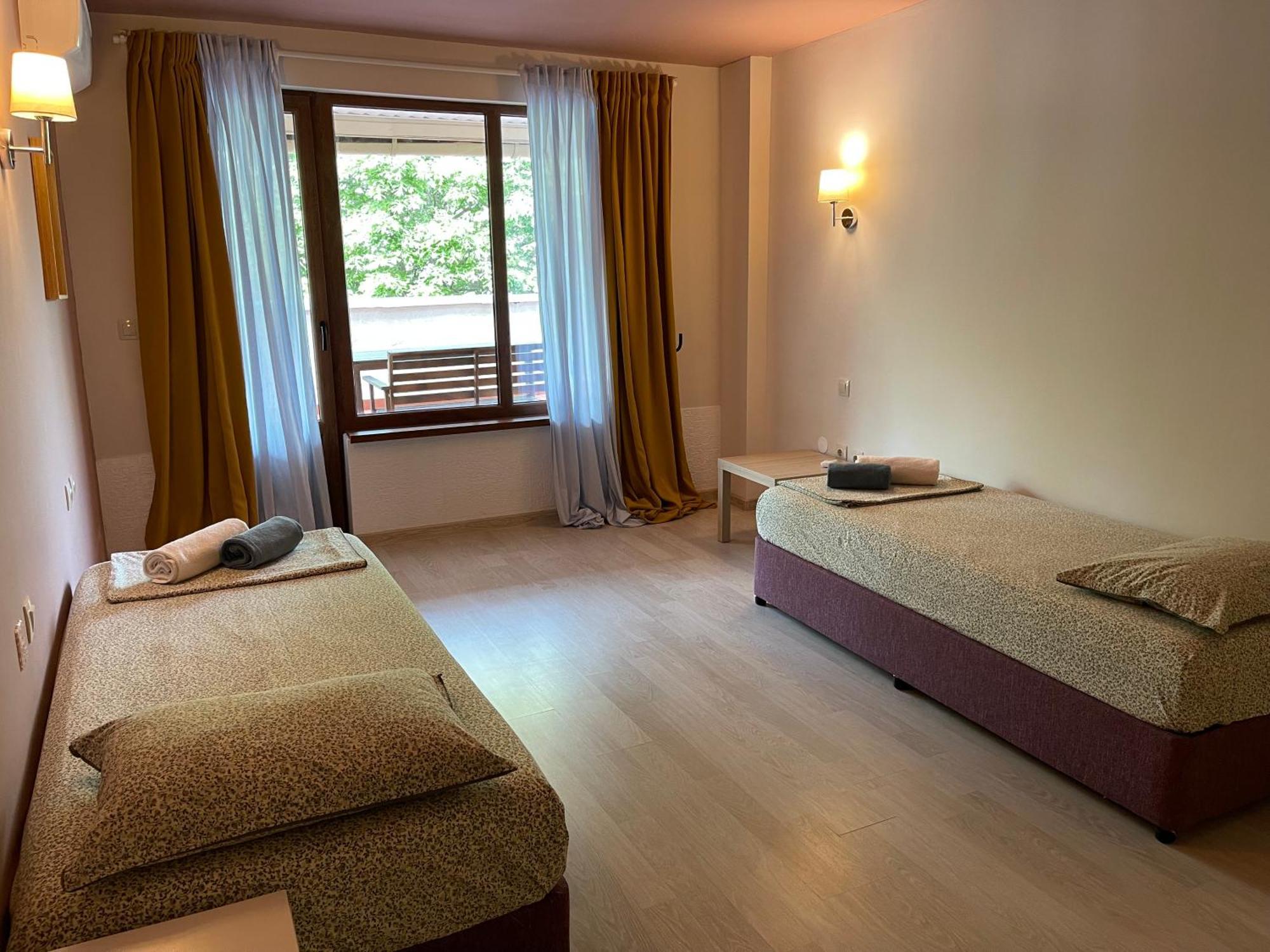 Amadina Garden Hotel Lozenets Bagian luar foto